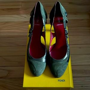 Fendi women shoe in Olive green size 41